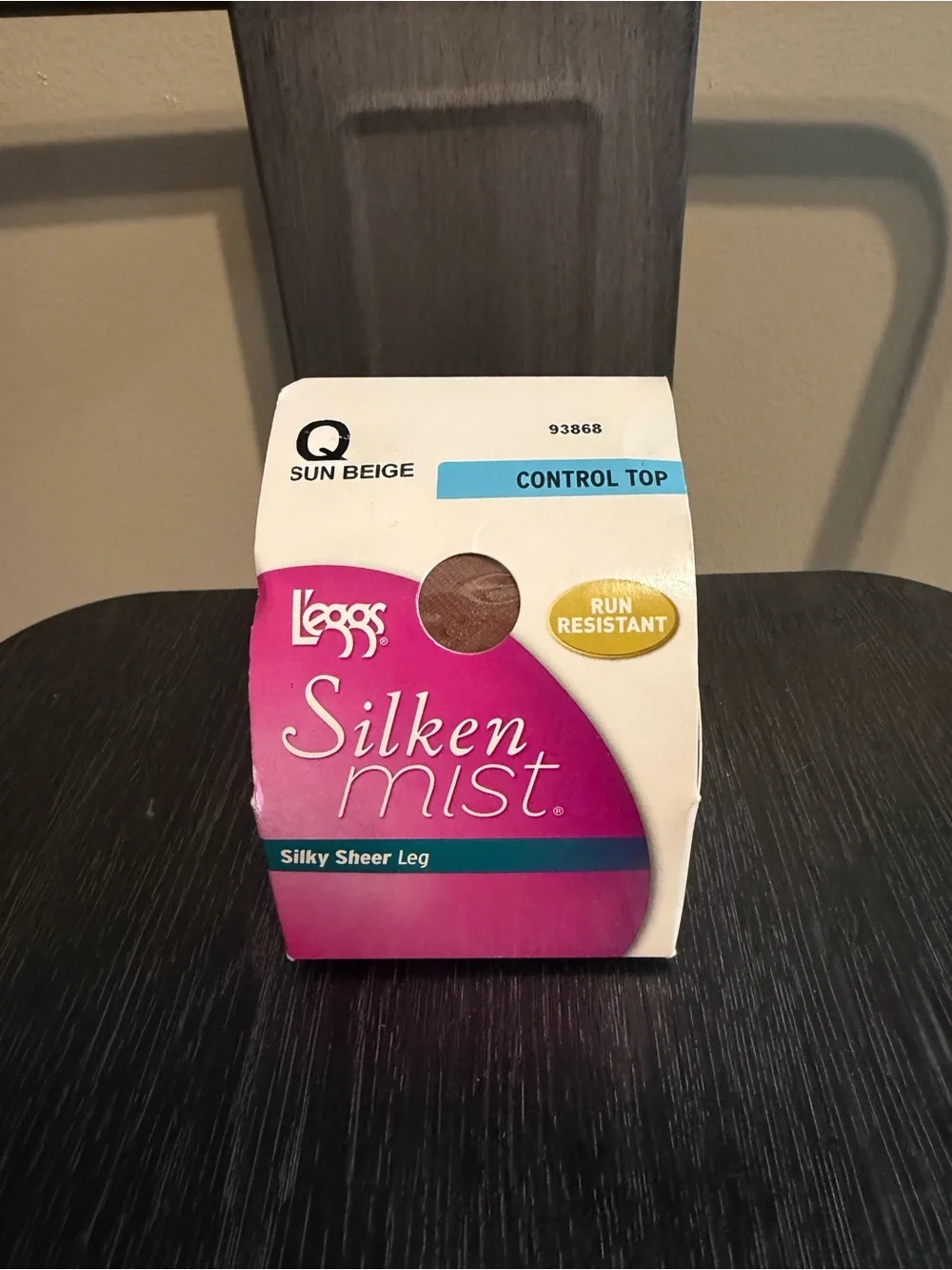Vintage L'eggs Silken Mist Control Top Pantyhose Sun Beige Run Resistant NOS - Picture 1 of 6